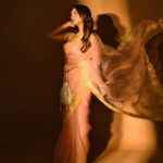 Anushka Sen Instagram - Desi but with a twist 🪄 . 📸 @miteshsphotography Styled by @shreejarajgopal Outfit @madzinlabel Jewellery @anaqajewels Bag @oceana_clutches Makeup by Me!