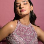 Anushka Sen Instagram - all the feels✨ . Outfit @panihari_mumbai Jewellery @miranabymegha Styled by @stylingbyvictor @sohail__mughal___ Assisted by @styleby_antara @janvijain123 Makeup @makeupbysalonij Hair @hairbyradhika 📸 @miteshsphotography