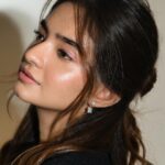 Anushka Sen Instagram - 🦋🖤✨🪄 . Makeup @makeupbysalonij Hair @hairbyradhika 📸 @miteshsphotography