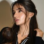 Anushka Sen Instagram - 🦋🖤✨🪄 . Makeup @makeupbysalonij Hair @hairbyradhika 📸 @miteshsphotography