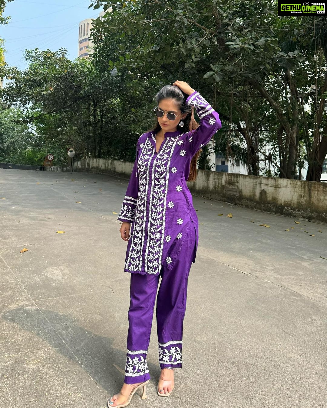 Anushka Sen Instagram - 💜🙏✨ . Wearing @houseofchikankari.in