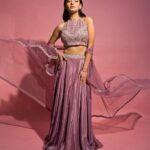 Anushka Sen Instagram - dancing in the moonlight 🌙 . Outfit @panihari_mumbai Jewellery @miranabymegha Styled by @stylingbyvictor @sohail__mughal___ Assisted by @styleby_antara @janvijain123 Makeup @makeupbysalonij Hair @hairbyradhika 📸 @miteshsphotography