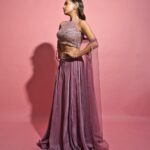Anushka Sen Instagram - dancing in the moonlight 🌙 . Outfit @panihari_mumbai Jewellery @miranabymegha Styled by @stylingbyvictor @sohail__mughal___ Assisted by @styleby_antara @janvijain123 Makeup @makeupbysalonij Hair @hairbyradhika 📸 @miteshsphotography