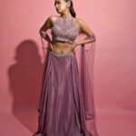 Anushka Sen Instagram - dancing in the moonlight 🌙 . Outfit @panihari_mumbai Jewellery @miranabymegha Styled by @stylingbyvictor @sohail__mughal___ Assisted by @styleby_antara @janvijain123 Makeup @makeupbysalonij Hair @hairbyradhika 📸 @miteshsphotography