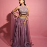 Anushka Sen Instagram - dancing in the moonlight 🌙 . Outfit @panihari_mumbai Jewellery @miranabymegha Styled by @stylingbyvictor @sohail__mughal___ Assisted by @styleby_antara @janvijain123 Makeup @makeupbysalonij Hair @hairbyradhika 📸 @miteshsphotography