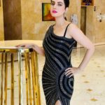 Anusmriti Sarkar Instagram - Few hours in Delhi to promote our movie “Hum Tumhe Chahte Hain ✨🧿🧿 Outfit - @majesticbyjapnah Heels- @stevemadden Styling - @stylebyaaash #movie #promotion #black #custom #gown #event #release #sunday #as #anusmriti #anusmritisarkar Shangri-la Hotel, Delhi