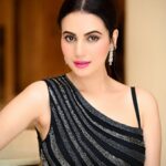 Anusmriti Sarkar Instagram - Few hours in Delhi to promote our movie “Hum Tumhe Chahte Hain ✨🧿🧿 Outfit - @majesticbyjapnah Heels- @stevemadden Styling - @stylebyaaash #movie #promotion #black #custom #gown #event #release #sunday #as #anusmriti #anusmritisarkar Shangri-la Hotel, Delhi