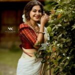 Anusree Instagram – നിന്റെ തിരുനടയില്‍ നറു
നെയ്ത്തിരി കതിരായ്
ആരുമറിയാതെ എന്നും വീണെരിഞ്ഞീടാം❤️❤️
…..
……
…..
…..
…..
…..

On Frame @anusree_luv 
MaH @pinkyvisal 
Outfit @kasavu_by_khajuraho
Jewells @meralda.jewels 
Styling @sabarinathk_ 
Saree draping @kp_thesareedrapist 
Location @kondai_lip_resort 
Assistant @nidhinmaniyan 
Grading @nixha_.d 
Assistant @___jagan____ 
Assistant @vijeeshachoos

shoot on 1dxmiii @canonindia_official Kondai Lip Backwater Heritage Resort Alappuzha
