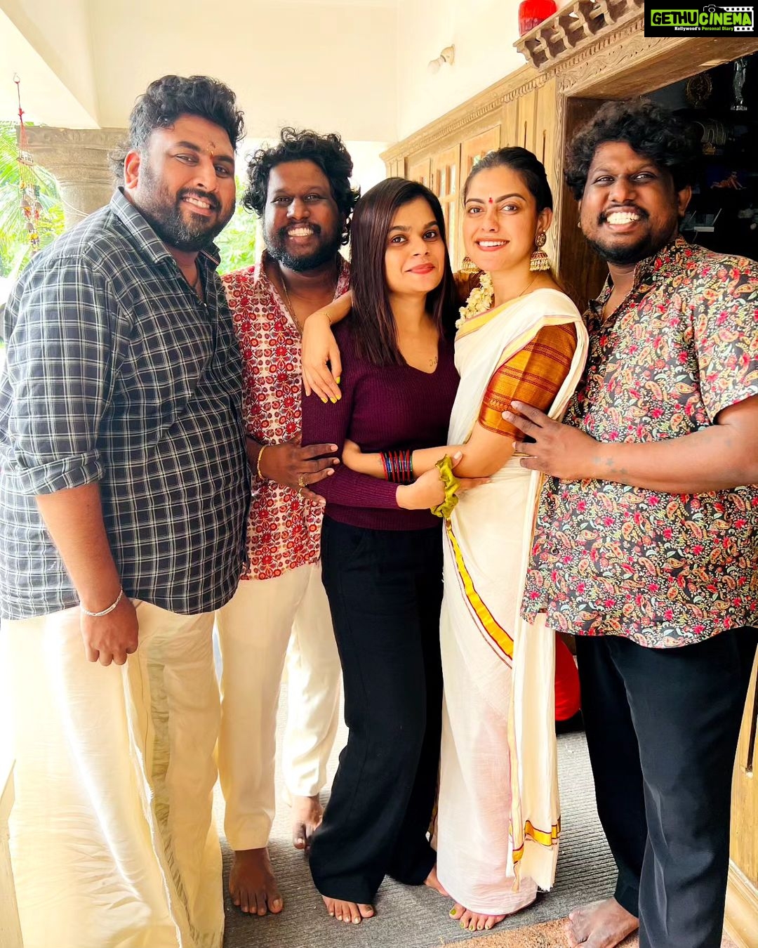 Anusree Instagram - Happy Vijayadashami to all..ππ It also Happens to be My Birthday .πππ.. Thanku for all the birthday wishes.. It always makes me feel special and humbled !π₯°π₯° Special thanks to my gang that landed in my house only for this day and made it a memorable one...I know you will always be there for me..β€οΈ @mahesh_bhai @anoobmurali_luv @athiraanoob_luv @ananthanarayanan_luv @juliekutty_myluv @sajithandsujith @shantikrishna @sabarinathk_ @nidhinmaniyan @ajingsam @pradeep_kalipurayath @saneesh.raj.39 @ajingsam @sujil.ps_ Missing you guys @pinkyvisal @gibinck @archanas434 @vidyasujil @s_r_ee_kutty_ β€οΈ Kamukumchery