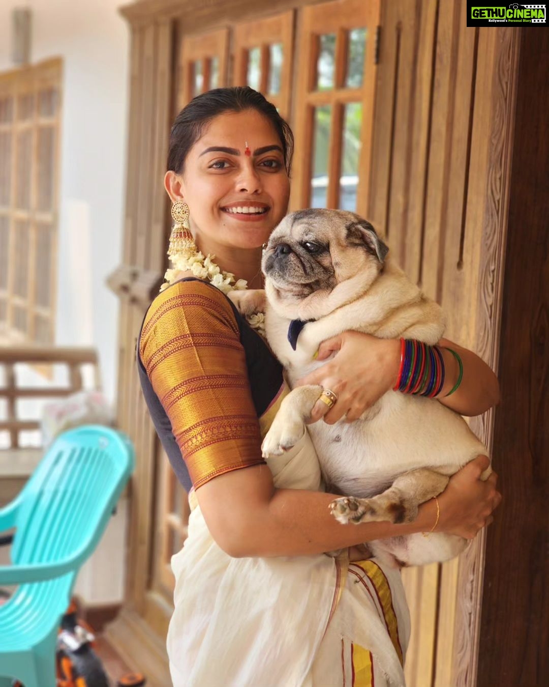 Anusree Instagram - Happy Vijayadashami to all..ππ It also Happens to be My Birthday .πππ.. Thanku for all the birthday wishes.. It always makes me feel special and humbled !π₯°π₯° Special thanks to my gang that landed in my house only for this day and made it a memorable one...I know you will always be there for me..β€οΈ @mahesh_bhai @anoobmurali_luv @athiraanoob_luv @ananthanarayanan_luv @juliekutty_myluv @sajithandsujith @shantikrishna @sabarinathk_ @nidhinmaniyan @ajingsam @pradeep_kalipurayath @saneesh.raj.39 @ajingsam @sujil.ps_ Missing you guys @pinkyvisal @gibinck @archanas434 @vidyasujil @s_r_ee_kutty_ β€οΈ Kamukumchery