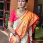 Anusree Instagram – Iam always as fresh as my saree.. 🥰🥰

MaH @pinkyvisal 
Click @mahesh_bhai 
Saree @iha_designs 
Blouse Design @sabarinathk_ 
Perfect stiching @vasudevan.arun 
Accessories @varuthri_findings