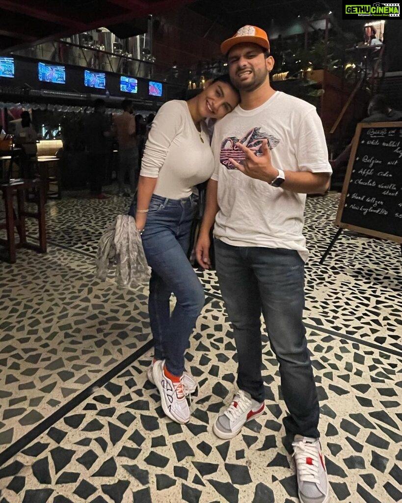 Anveshi Jain Instagram - Happy birthday brother ✨💝🤩You are the best thing happened to me ! So grateful for your presence! Thank you for existing !! @pranjalj.111 @seventhheavenbypranjal @whopranjaljain Mumbai, Maharashtra