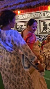 Aparajita Auddy Instagram - ঢাকের তালে একটু নাচ তো হতেই হবে।#Instagram#goovibes#dance#dhakk