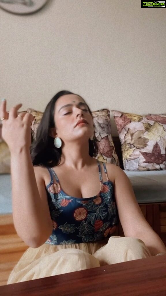 Apoorva Arora Instagram - Itni uljhanein hain ki kisi ko batane ka bhi dil na kare -Bojack Arora