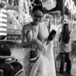 Apoorva Arora Instagram – जो दिन के उजाले में ना मिला, दिल ढूंढें ऐसे सपने को, इस रात की जगमग में डूबी, मैं ढूंढ रही हूँ अपने को

गीत- ये रात भीगी भीगी 
गीतकार- शैलेंद्र 

📸- @banerjeeeeeeee