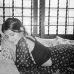 Apoorva Arora Instagram – दोस्त etc #shotonfilm 
1- Sharvi stood still for half a second 
2- Laundry and taxes ✔️ 
3- Gunjan from a different era 
4- Some lady I’ve to call mom 
5- Pranav and Nupur 
6- Mario Puzo iske sapne mein aaya tha kehta.. #iykyk
7- Tanasha on Ganesh Chaturthi 
8- Clinton on Rakshabandhan 
9- Rohit/Kabir 
10- Besarpaer x Yugm

🎞️- sincity @zhenwei.film