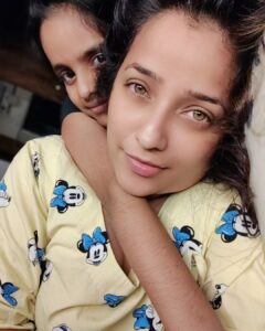 Apurva Nemlekar Instagram - . Nights that i crave for ❤️ Adika my princess... my cute Lil niece 😘 she calls it 