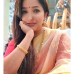 Apurva Nemlekar Instagram – अगदी सहज ❤️
.
#apurvanemlekar #ladyofwords #hazeleyes