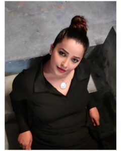 Apurva Nemlekar Instagram - .
Relax and rejuvenate as many times as needed ! 
.
#apurvanemlekar #relax #rejuvenation #blackdress #jacuzzi #vacation #apurvanemlekarfans #hazeleyes #ladyofwords