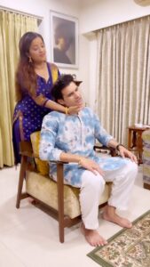 Apurva Nemlekar Instagram - म्हणून जूने लोक म्हणायचे की कधीही कोणाचे ऐकू नये 🙈😂 Kurta - @k_for_kathiyawad #marathicomedy #marathifunny #mimarathi #apurvanemlekar #trishulmarathe
