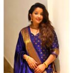 Apurva Nemlekar Instagram – Royal blue has my heart ❤️
.
Pc – @musafirhumainn 
.
#apurvanemlekar #paithanidress #royalblue #festiveready