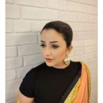 Apurva Nemlekar Instagram – .
Let the sparkle of your soul shine 💖
.
Pc – @rishiiszc 
.
#apurvanemlekar #ladyofwords #sparkle #glitter #pink #sareelover #saavni💃 #iamdwayiam #goldenheart #fashion #saree #premachigoshtaonstarpravah #StarPravah #hazeleyes