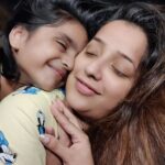 Apurva Nemlekar Instagram - . Nights that i crave for ❤️ Adika my princess... my cute Lil niece 😘 she calls it "lovie lovie nights" . #apurvanemlekar #amazingnights #babygirl #niecelove #lovielovie #lovie