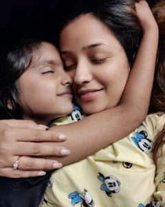 Apurva Nemlekar Instagram - .
Nights that i crave for ❤️
Adika my princess... my cute Lil niece 😘 she calls it "lovie lovie nights" 
.
#apurvanemlekar #amazingnights #babygirl #niecelove #lovielovie #lovie