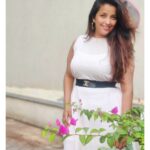Apurva Nemlekar Instagram - . Felt cute and won't delete it later because a special photographer captured these moments ❤️ . Pc - Adika the cutie 🥰 . #apurvanemlekar #adika #cuteniece #peachdress #dress #hazeleyes #iamwhoiam #ladyofwords #beingme