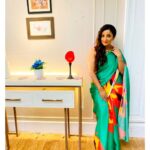 Apurva Nemlekar Instagram - . Wake up, slay, stay glamorous & repeat… . Pc - @24_7kalakar . #apurvanemlekar #saavni💃 #hazeleyes #premachigoshtonstarpravah #starpravah #classy #saree #fashion #fashionista