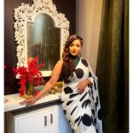 Apurva Nemlekar Instagram - . I have cried with the rain. Now I will grow with the forest. . Pc - @24_7kalakar Makeup - @manya.utekar . #apurvanemlekar #saavni💃 #premachigoshtaonstarpravah #polkadots #sareelover #newme #ladywithgrace #ladyofwords #hazeleyes #StarPravah