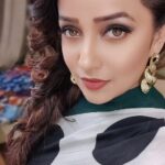 Apurva Nemlekar Instagram - Saavni swaag 💃 . #apurvanemlekar #premachigoshtaonstarpravah #saavni💃 #hazeleyes #ladyofwords #sareelover #newme #polkadots
