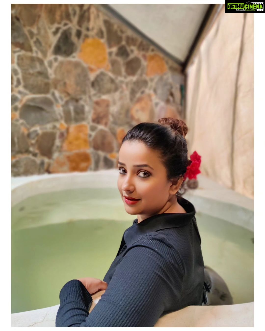 Apurva Nemlekar Instagram - . Relax and rejuvenate as many times as needed ! . #apurvanemlekar #relax #rejuvenation #blackdress #jacuzzi #vacation #apurvanemlekarfans #hazeleyes #ladyofwords Kondan 'The Retreat'