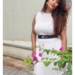Apurva Nemlekar Instagram - . Felt cute and won't delete it later because a special photographer captured these moments ❤️ . Pc - Adika the cutie 🥰 . #apurvanemlekar #adika #cuteniece #peachdress #dress #hazeleyes #iamwhoiam #ladyofwords #beingme