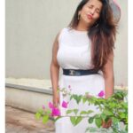 Apurva Nemlekar Instagram - . Felt cute and won't delete it later because a special photographer captured these moments ❤️ . Pc - Adika the cutie 🥰 . #apurvanemlekar #adika #cuteniece #peachdress #dress #hazeleyes #iamwhoiam #ladyofwords #beingme