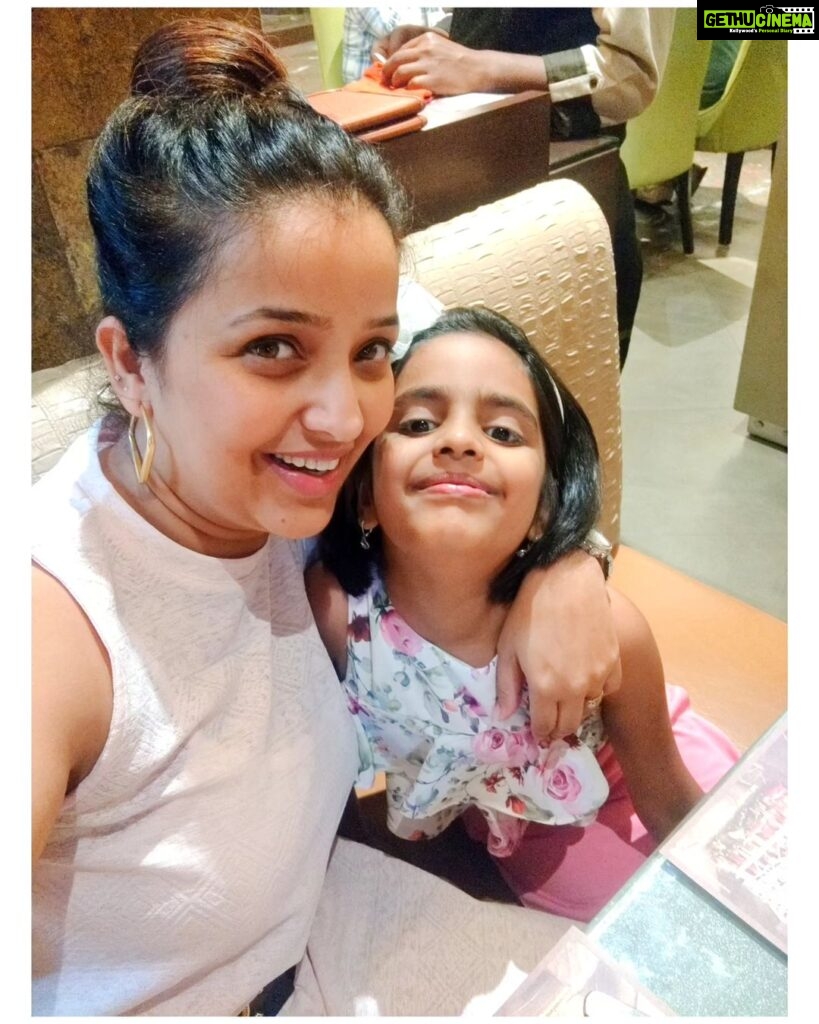 Apurva Nemlekar Instagram - . My little bundle of joy 🥰 My niece Adika 🤗😘 . #apurvanemlekar #adika #niece #bundleofjoy