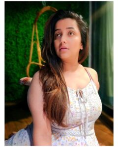 Apurva Nemlekar Instagram - .
Beauty begins the moment you decide to be yourself ❤️
.
#apurvanemlekar #selflove #hazeleyes #white #whitedress #hazel #iamwhoiam #ladyofwords