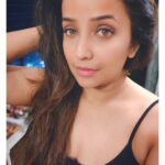 Apurva Nemlekar Instagram - . ... She talks kinda lazy And people say she's crazy And her life's a mystery Oh, but Love grows where my Rosemary goes And nobody knows like me . #apurvanemlekar #crazy #mystery #rosemary #love #hazeleyes #inlovewithme #black