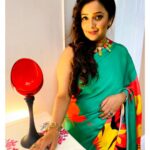 Apurva Nemlekar Instagram - . Wake up, slay, stay glamorous & repeat… . Pc - @24_7kalakar . #apurvanemlekar #saavni💃 #hazeleyes #premachigoshtonstarpravah #starpravah #classy #saree #fashion #fashionista