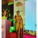 Apurva Nemlekar Instagram - . दूषित पर्यवरणामुळे मानवी जीवन धोक्यात आले आहे.त्यामुळे पर्यावरण रक्षण ही आता सर्वाची जबादारी बनली आहे .पर्यावरण रक्षणाचा संदेश देत यावर्षी बहुतांशी गणेश मंडळांनी पर्यावरण पूरक गणेशमूर्तीची प्रतिषठापना केली होती.. यामध्ये पर्यावरण पूरक उत्कृष्ट सादरीकरण करणाऱ्या मंडळांना महाराष्ट्र प्रदूषण नियंत्रण मंडळ असोसिएट स्पॉन्सर महानगर गॅस, द स्लीप कंपनी टेक स्पॉन्सर आसुस, यांच्या माध्यमातून महाराष्ट्र टाइम्स तर्फे दिल्या जाणाऱ्या ' टाइम्स ग्रीन गणेश ' या पुरस्काराचे वितरण नुकतेच वाय. बी चव्हाण सेंटर नरिमन पॉइंट येथे पार पडले. या सन्मान सोहळ्यास उपस्थित राहून. पर्यावरण रक्षणाच्या अत्यंत चांगल्या कामात खारीचा वाटा उचलण्याचे भाग्य मला लाभले.. ही संधी महाराष्ट्र टाइम्स आणि स्टार प्रवाह ने मला दिली त्याबद्दल त्यांचे मनपुर्वक धन्यवाद.!!🙏🏻 @maharashtratimesonline @mumbaitimes @mpcb_official @star_pravah . #apurvanemlekar #premachigoshtaonstarpravah #saavni💃 #maharashtratimes #mumbaitimes #maharashtrapollutioncontrolboard #starpravah #timesgreenganesha Y B Chavan Centre