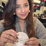 Apurva Nemlekar Instagram - All set for the weekend with a little self-care and pampering at my favorite studio 🫶🏻💅🏽 What do you think of my fabulous new nails? . . . . . . . . . . . . . . . . . . . #nails #nailsnailsnails #nails2inspire #nailsofinstagram #nailart #nailsdesign #gelpolish #gelnails #gelpolishnails💅 #gelnail #nailsdesign #nailstagram #thane #nailslove #acrylicnails #glitternails #nailsoftheday Hiranandani Estate