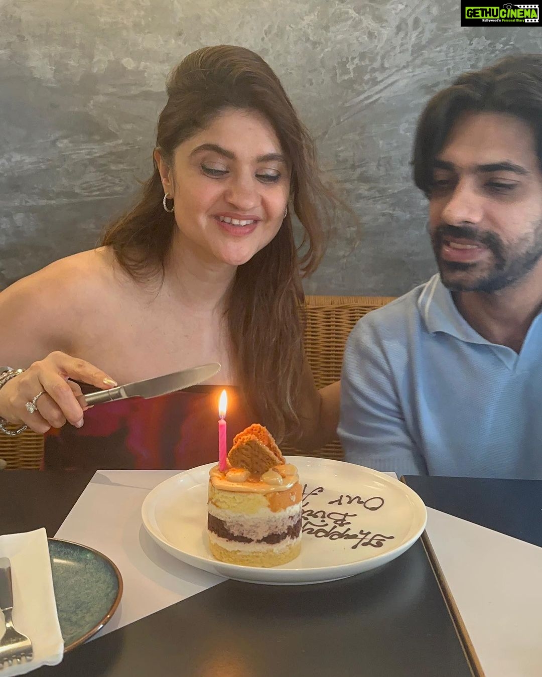 Archana Instagram - Thank you to each and everyone who made my birthday feel like a dream β¦ in daze with the love u poured through ur words n some of our memorable moments in those pictures you shared β¦ thank you for making the journey of life feel fulfilled when love is expressed on ur being β¦. THANK YOU But most of alllll thank you to our #qatari friends to be our home away from home @ruch1r & @capt_mohit loved every nano second of ur love n care π§π½ββοΈπ«Άπ―π€π§Ώ #joy #lamy #grateful #loveislove #celebration #friends #birthday #travel #scorpion #scorpio BOHO Social