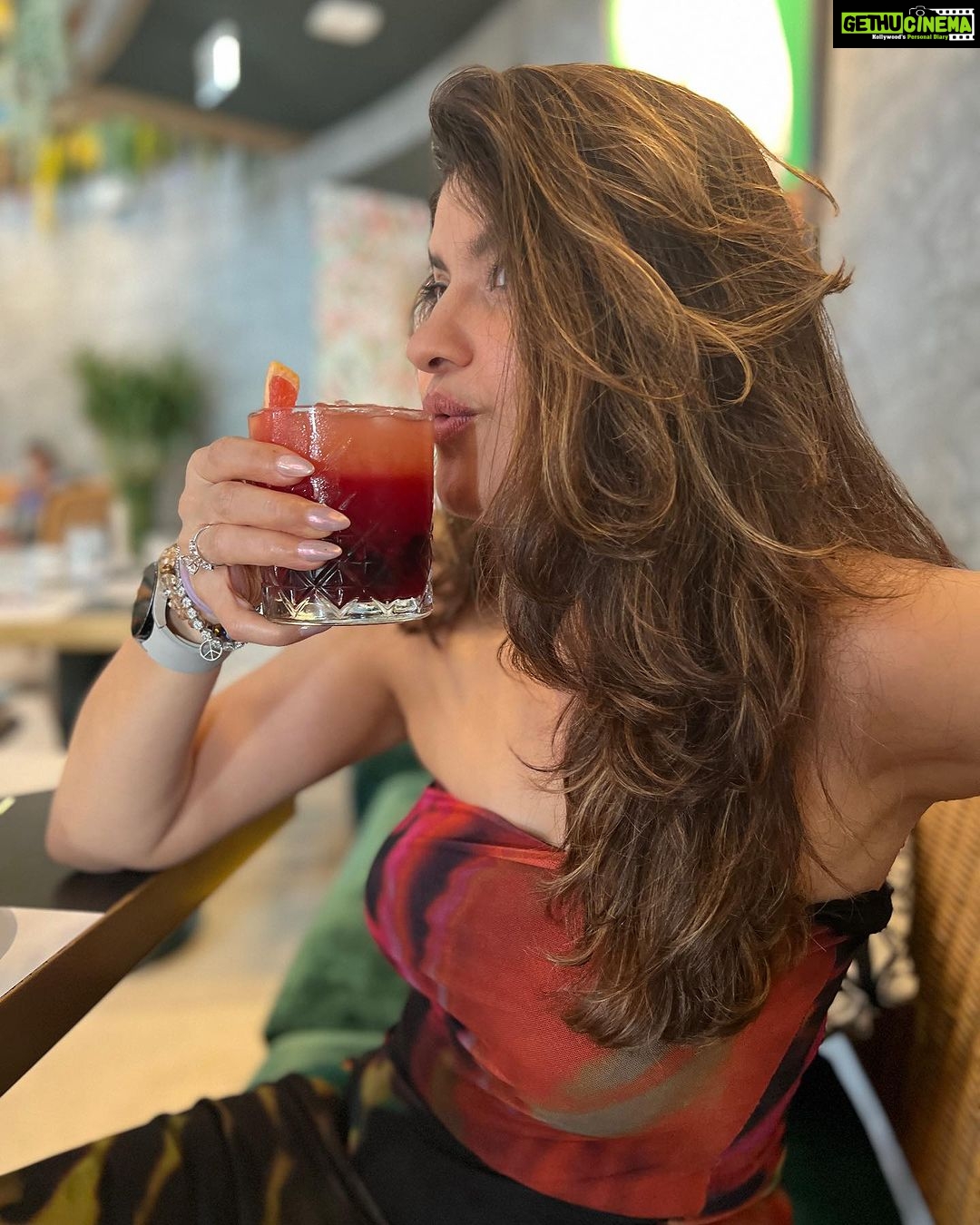 Archana Instagram - Thank you to each and everyone who made my birthday feel like a dream β¦ in daze with the love u poured through ur words n some of our memorable moments in those pictures you shared β¦ thank you for making the journey of life feel fulfilled when love is expressed on ur being β¦. THANK YOU But most of alllll thank you to our #qatari friends to be our home away from home @ruch1r & @capt_mohit loved every nano second of ur love n care π§π½ββοΈπ«Άπ―π€π§Ώ #joy #lamy #grateful #loveislove #celebration #friends #birthday #travel #scorpion #scorpio BOHO Social