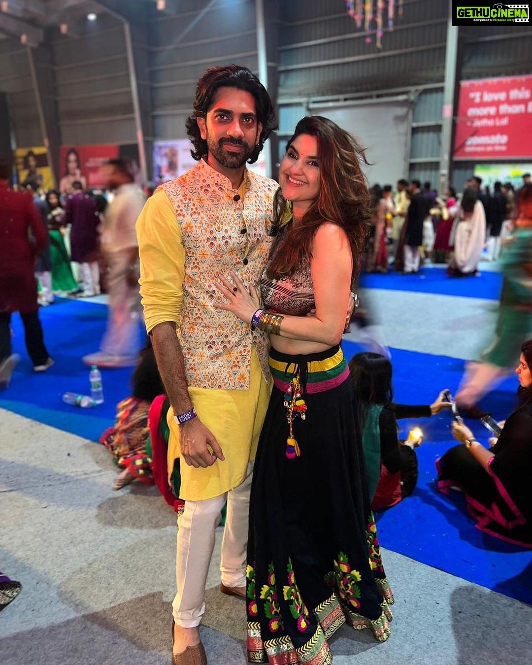 Archana Instagram - #jaimatadi thank you @parthivgohil9 @manasi_parekh π―π«πππ»ππ»ππ»ππ» Even though dint get the math of 3steps forward 2backward one twirl β¦ but DANCE makes the sole to soul happy for sure & to share these magical moments with our gang of over enthu friends who were full fire crackers in the fooor β¦. THESE GARBA scenes d only going to get bigger and grander β¦ start training to join in Hahahahah LAST SLIDE IS BABA FALOODA by far one of the best I have had & the pista one is less sweet so it was rocking Nesco IT Park - Goregaon E