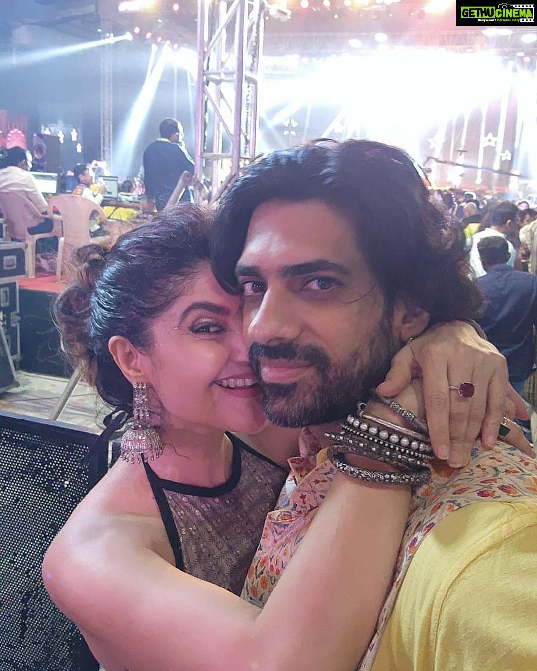 Archana Instagram - #jaimatadi thank you @parthivgohil9 @manasi_parekh π―π«πππ»ππ»ππ»ππ» Even though dint get the math of 3steps forward 2backward one twirl β¦ but DANCE makes the sole to soul happy for sure & to share these magical moments with our gang of over enthu friends who were full fire crackers in the fooor β¦. THESE GARBA scenes d only going to get bigger and grander β¦ start training to join in Hahahahah LAST SLIDE IS BABA FALOODA by far one of the best I have had & the pista one is less sweet so it was rocking Nesco IT Park - Goregaon E