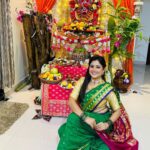 Archana Gupta Instagram - Bappa bless all of us 🙏🏻🌺🙏🏻 . . . . . . . . #ganpatibappamorya #ganpatifestival #blessings #positivity #tradition #culture #archannaguptaa #sareelove #indianattire #trending #fyp #bappamorya #marathimulgi #navari #maharastra_ig #maharashtra Mumbai, Maharashtra