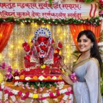 Archana Gupta Instagram - May the divine presence of Ganesha fill your home with love and positivity. Ganpati Bappa Morya 🌺❤️🌺 . . . . . #ganpati #ganpatibappamorya #ganpatifestival #archannaguptaa #celebration #festival #happiness #familygoals #blessings Mumbai, Maharashtra