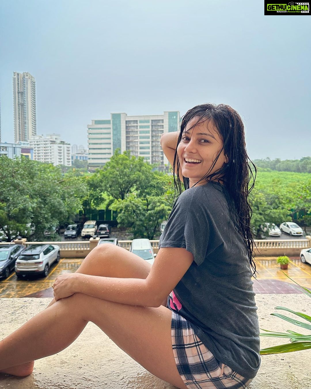 Archana Gupta Instagram - Finally got the chance to drench in the Rain 🌧️ By the way it’s a view from our new Home 🏡 ❤️ . . . . . . . #rain #love #saturday #happiness #photos #randomclick #happymode #nomakeupneeded #nofilter #bereal Mumbai, Maharashtra