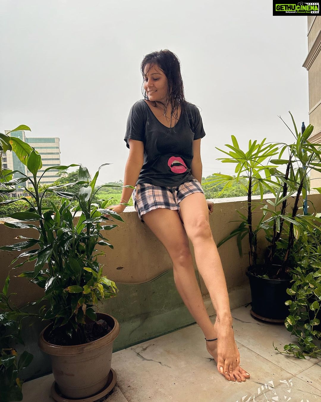 Archana Gupta Instagram - Finally got the chance to drench in the Rain 🌧️ By the way it’s a view from our new Home 🏡 ❤️ . . . . . . . #rain #love #saturday #happiness #photos #randomclick #happymode #nomakeupneeded #nofilter #bereal Mumbai, Maharashtra