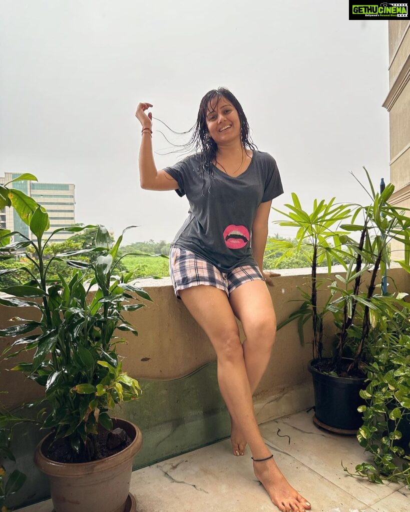 Archana Gupta Instagram - Finally got the chance to drench in the Rain 🌧 By the way it’s a view from our new Home 🏡 ❤ . . . . . . . #rain #love #saturday #happiness #photos #randomclick #happymode #nomakeupneeded #nofilter #bereal Mumbai, Maharashtra